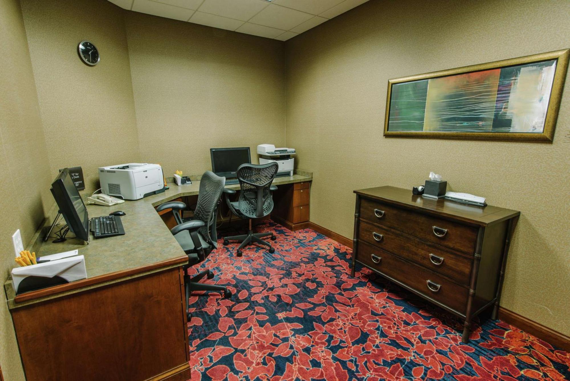 Hilton Garden Downtown 3*